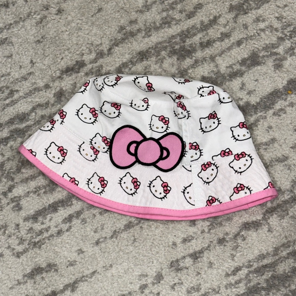 Hello kitty bucket hat